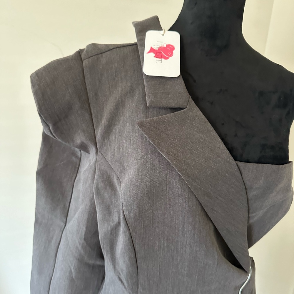 Gray shorts set, sexy and classy, jacket is one shoulder, size large. PTP is 18.